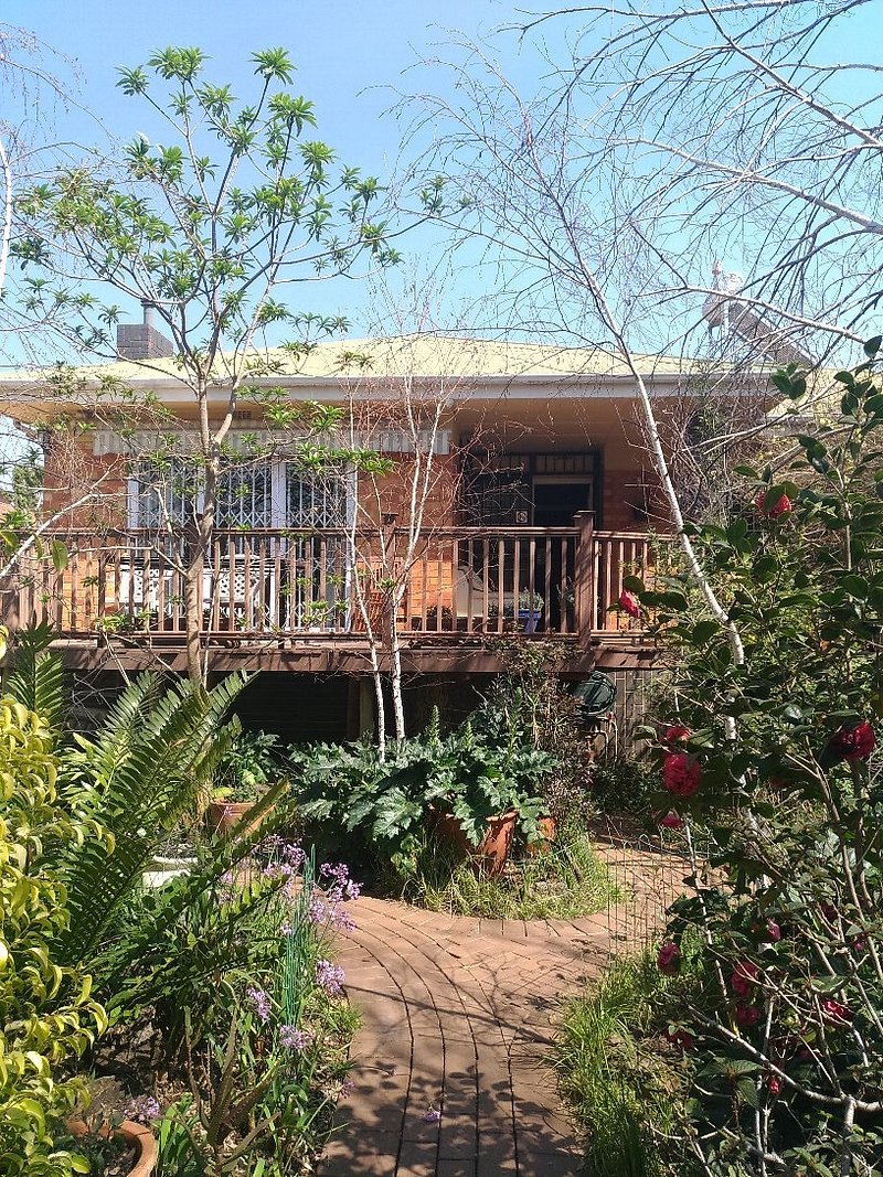 The Birches Backpacker Lodge, hotel in Johannesburg