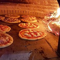 vera pizza napoletana in forno a legna