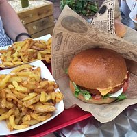Burger vegan et frites maison