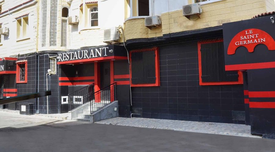L e saint Saint Germain est un ensemble hotelier les pieds dans l'eau ,doté de toutes les commod