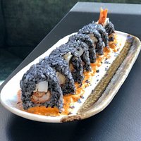 Sushi con tinta de calamar,
Espectacular!!!