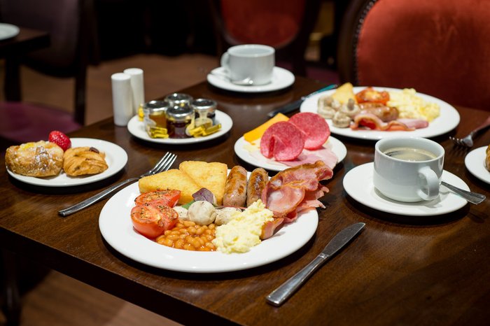 English Breakfast Buffet - Picture of DoubleTree by Hilton London