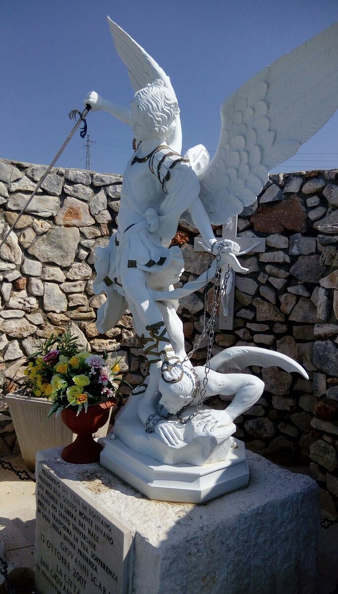 Statua di San Michele Arcangelo (San Giovanni Rotondo) - All You