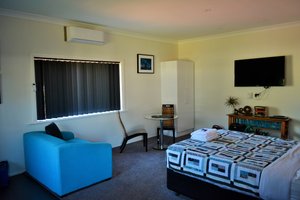 Room & Suite
