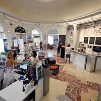 L'intérieur de votre office de Tourisme à Hyères centre-ville