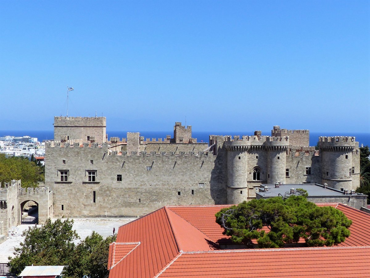 Rhodes Private Walking Tour, Grand Master Palace & Old Town Stroll