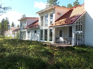 Holiday Club Kuusamon Tropiikki in Kuusamo, image may contain: Hotel, Resort, Cottage, Porch