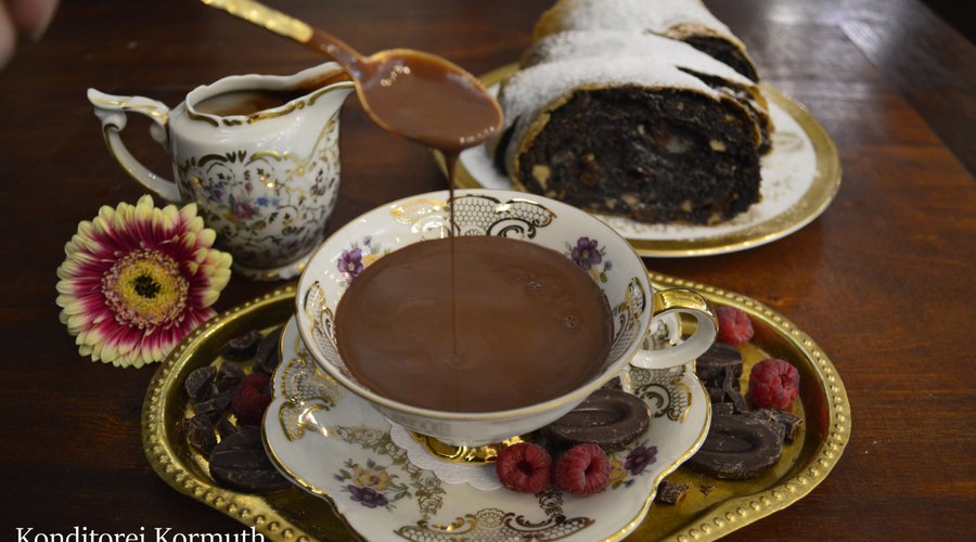 delicious hot chocolate with poppy seed strudel by Konditorei Kormuth 