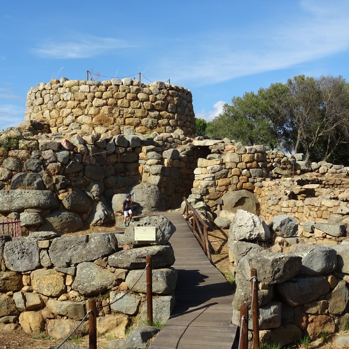 Tomba dei Giganti di Coddu Vecchiu, Арзакена - Tripadvisor