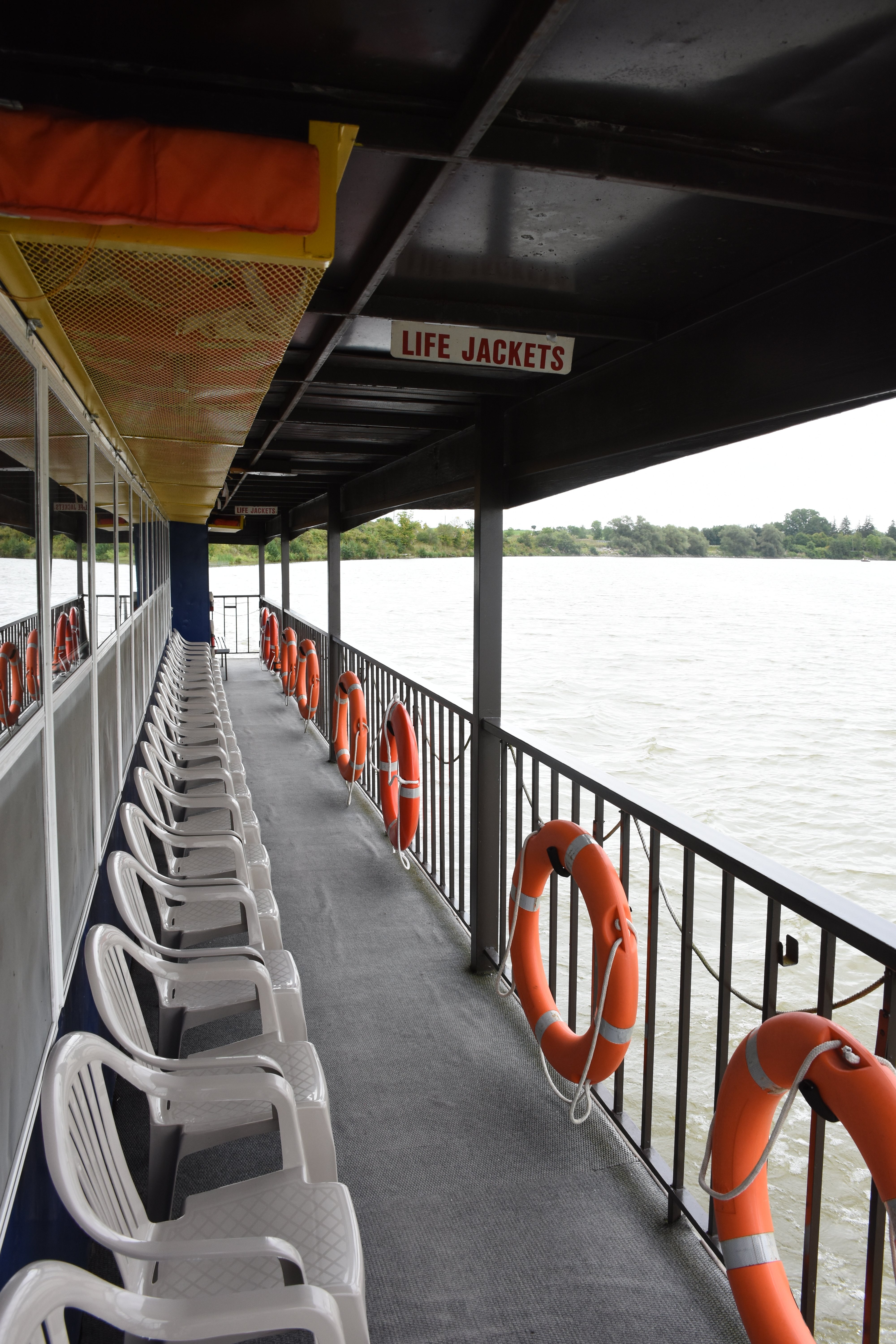 river dinner cruise