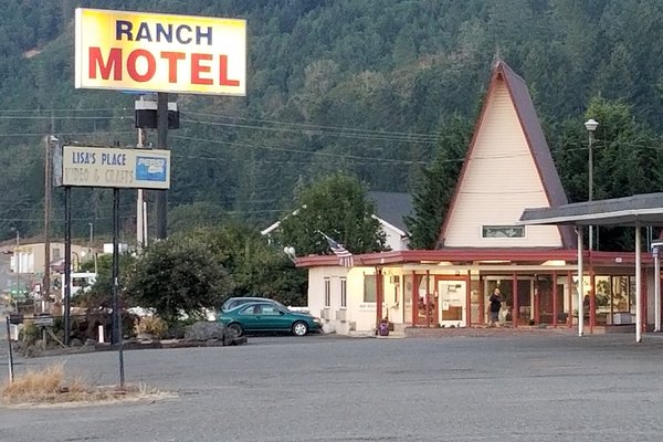 Dennys at the Pilot Truck Stop in Oakland (Rice Hill), Oregon - Picture of  Denny's, Oakland - Tripadvisor