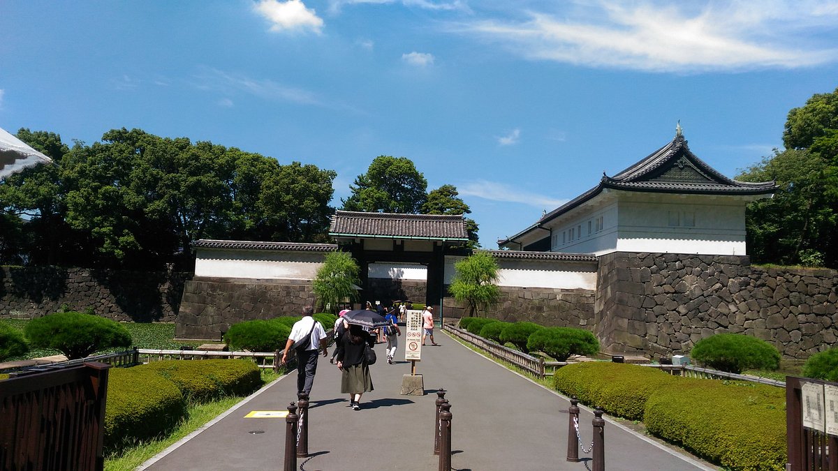 japan imperial palace tour