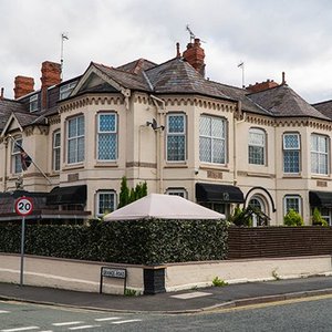 Brookside Hotel