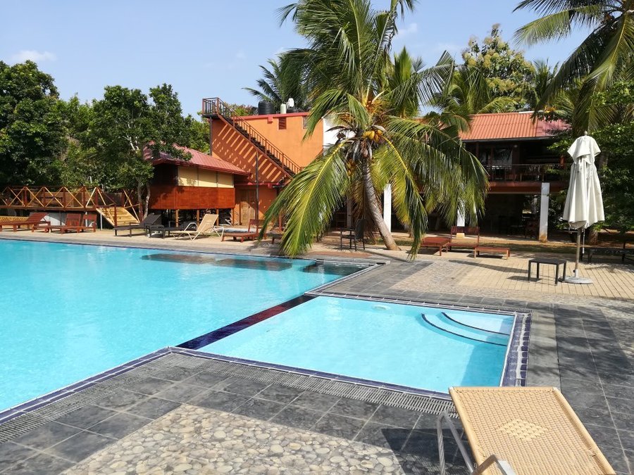 HOTEL 4 U SALIYA GARDEN - Prices & Inn Reviews (Anuradhapura, Sri Lanka ...