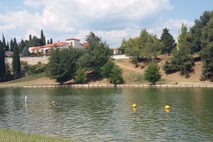 Pool & Beach