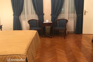 Room & Suite