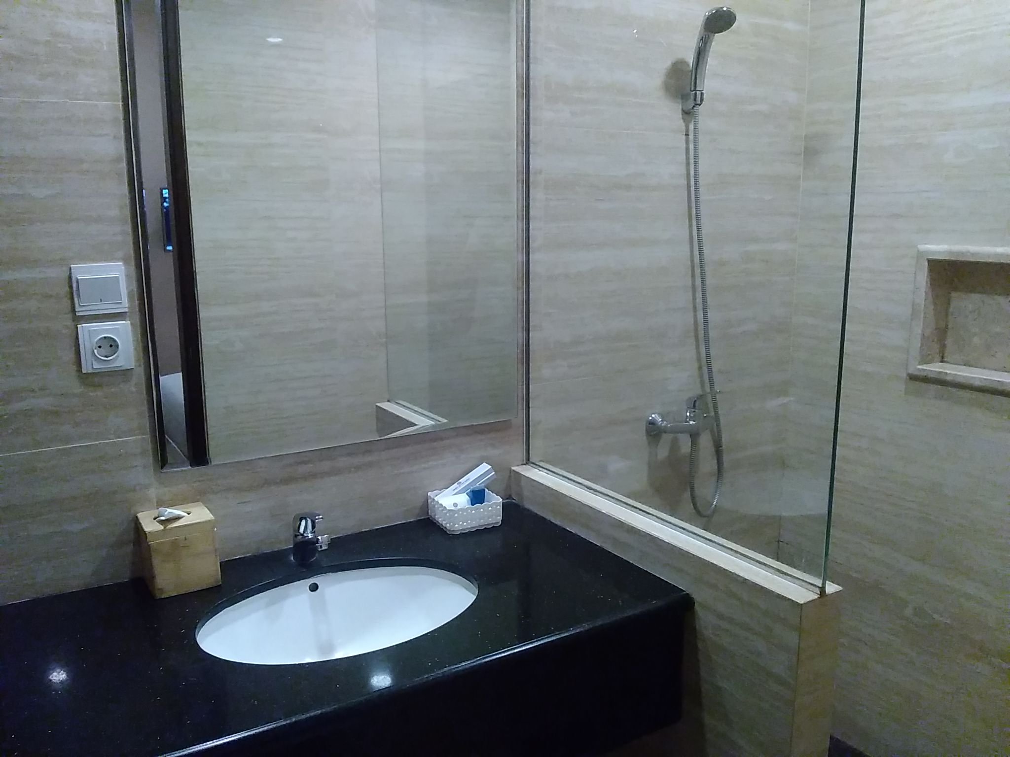 APPLE GREEN HOTEL Batu Indonesia Ulasan Perbandingan Harga Hotel   Bathroom 