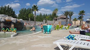 Piscine bassin enfants profondeur 0.20 mètres - Photo de Camping Robinson,  Marseillan Plage - Tripadvisor