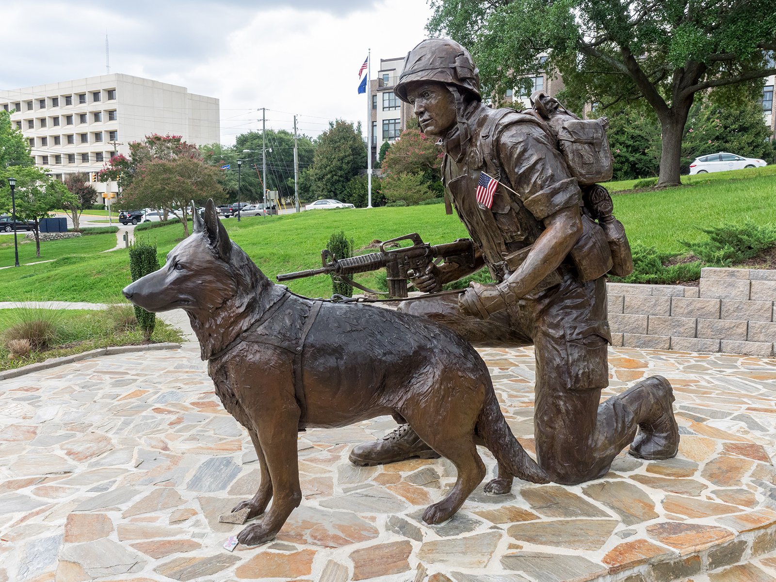 Dog monuments sale