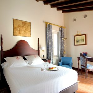 Hotel Boutique Las Casas de El Arenal, hotel in Seville