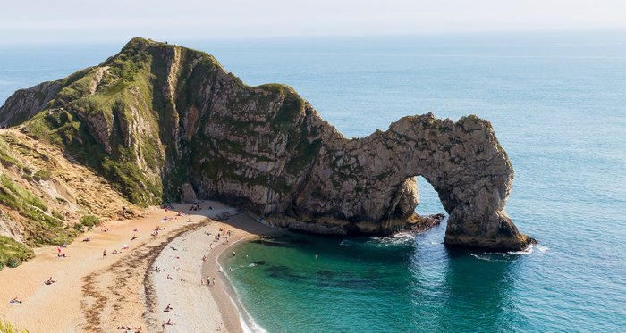 is durdle door beach dog friendly