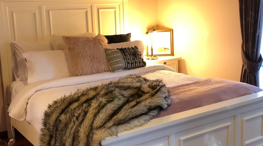 Luxury bedding in Magnolia Cotttage