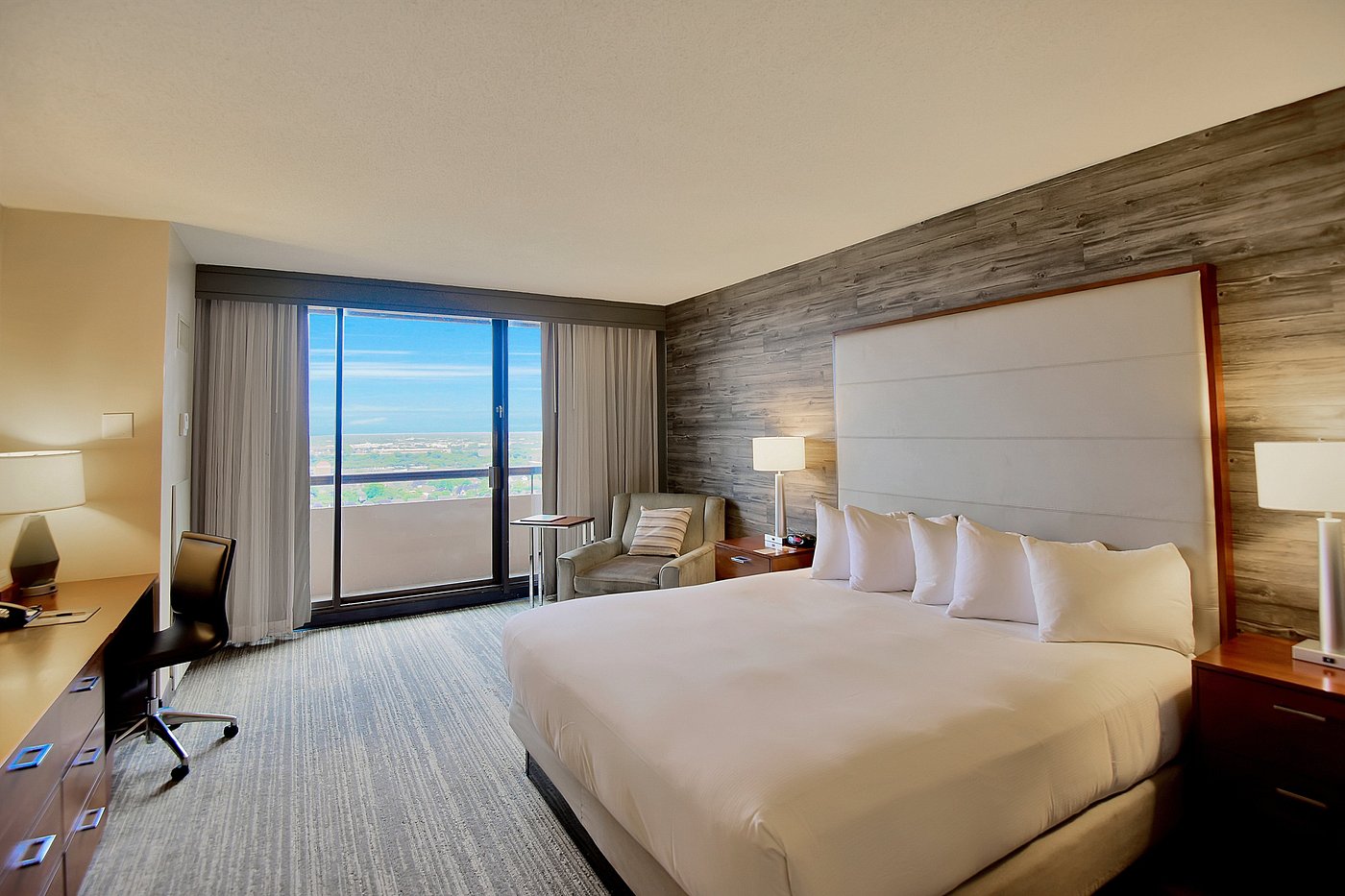 DOUBLETREE BY HILTON HOTEL & SUITES HOUSTON BY THE GALLERIA $128 ...