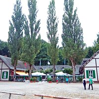 The restaurant „Wirtshaus zur Pfaueninsel” (Peacock Island Inn) near the ferry crossing