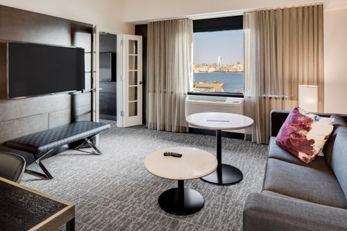 DOUBLETREE BY HILTON HOTEL & SUITES JERSEY CITY - Updated 2024 Prices ...