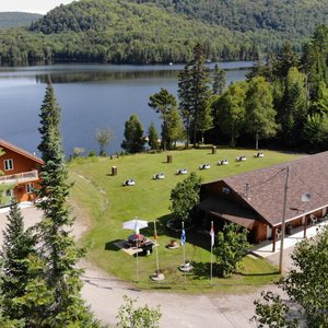 Motel Ours Bleu au bord du Lac Saguay