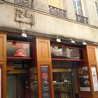 Bas relief en façade