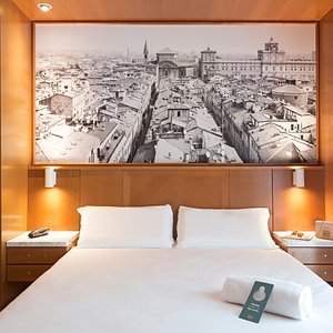 B&B Hotel Modena in Modena, image may contain: Cafeteria, Restaurant, Meal, Buffet