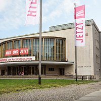 Außenansicht Komödie am Kurfürstendamm im Schiller Theater (c) Franziska Strauss