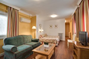Room & Suite