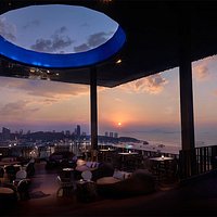 Horizon - Outdoor Dining Area