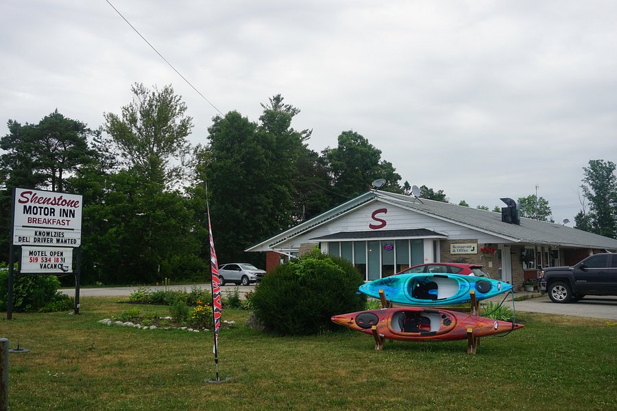 ShenStone Motor Inn Ontario Canada