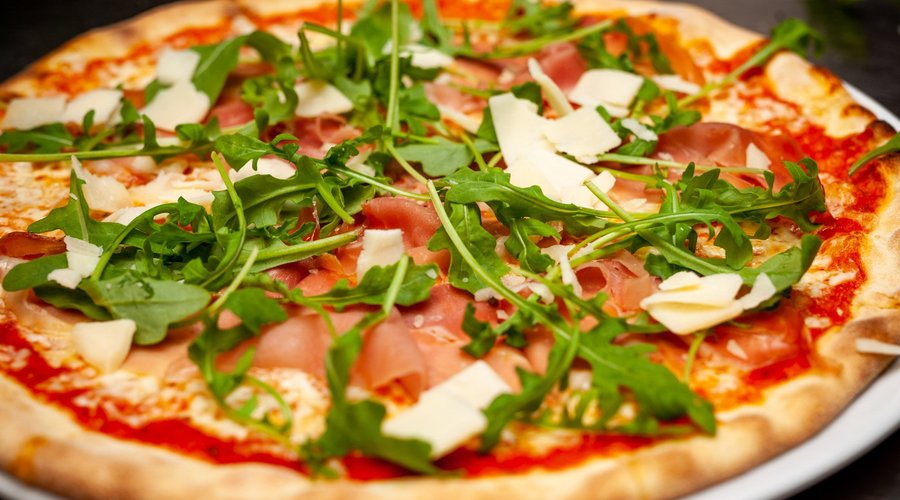 Pizza PARMA   pizza della casa.. 