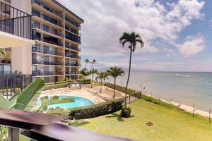 Pool & Beach