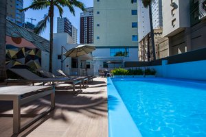 Piscina e praia
