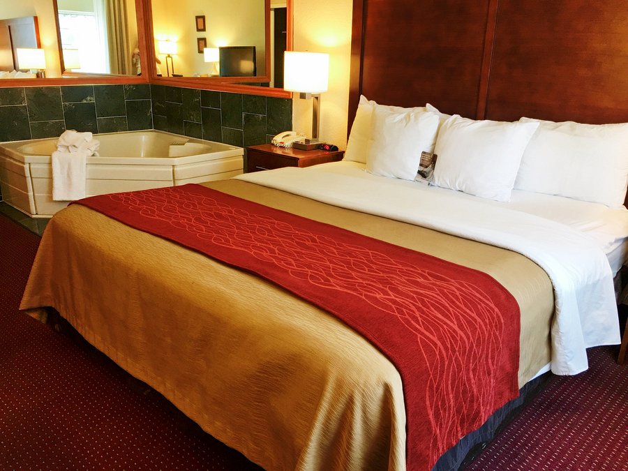 Comfort Inn & Suites Rooms: Pictures & Reviews - Tripadvisor