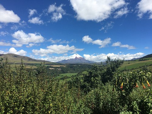 Éruption spectaculaire d'un volcan en Équateur