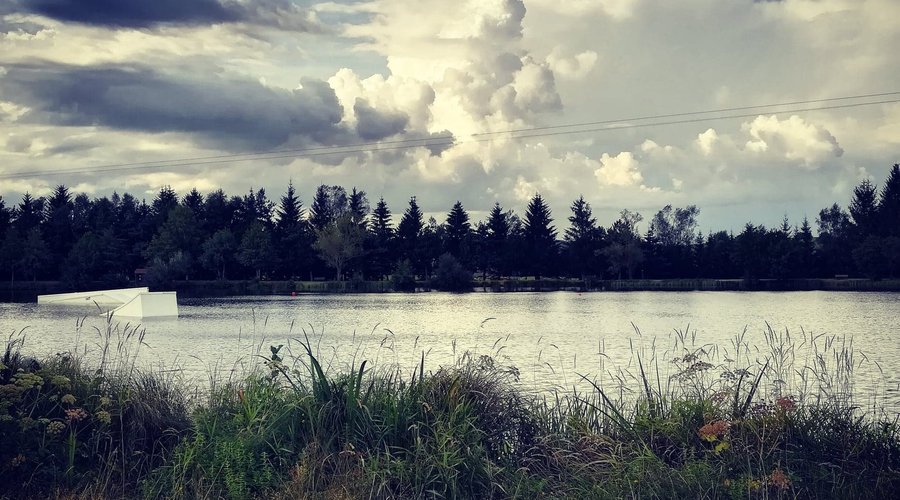 Le Lac où des activités nautiques sont proposées en supllément