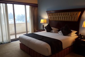 Room & Suite