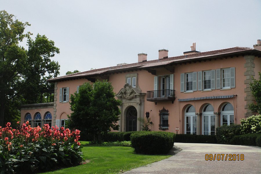 cuneo mansion tours