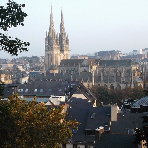 tour d'auvergne quimper