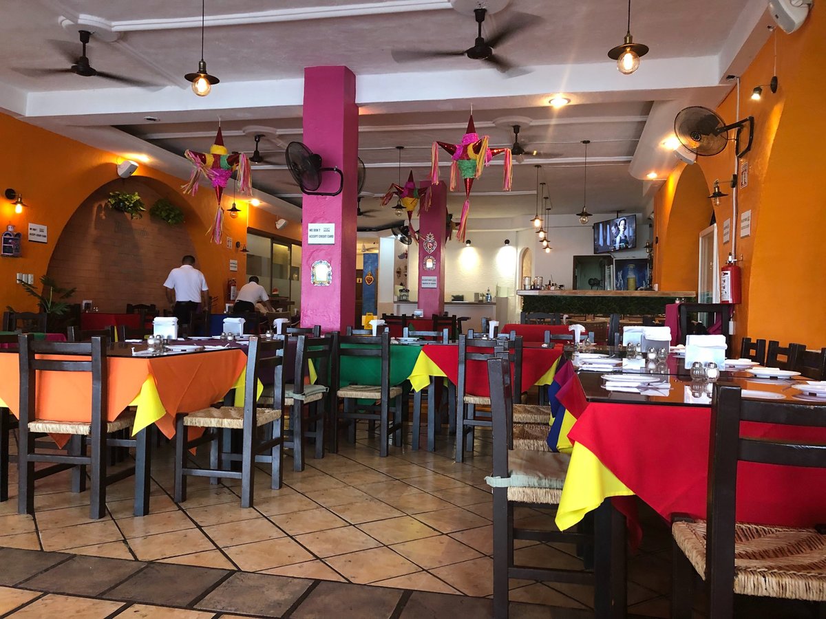 VICTOR'S PLACE CAFE TACUBA, Puerto Vallarta - Restaurant Reviews ...