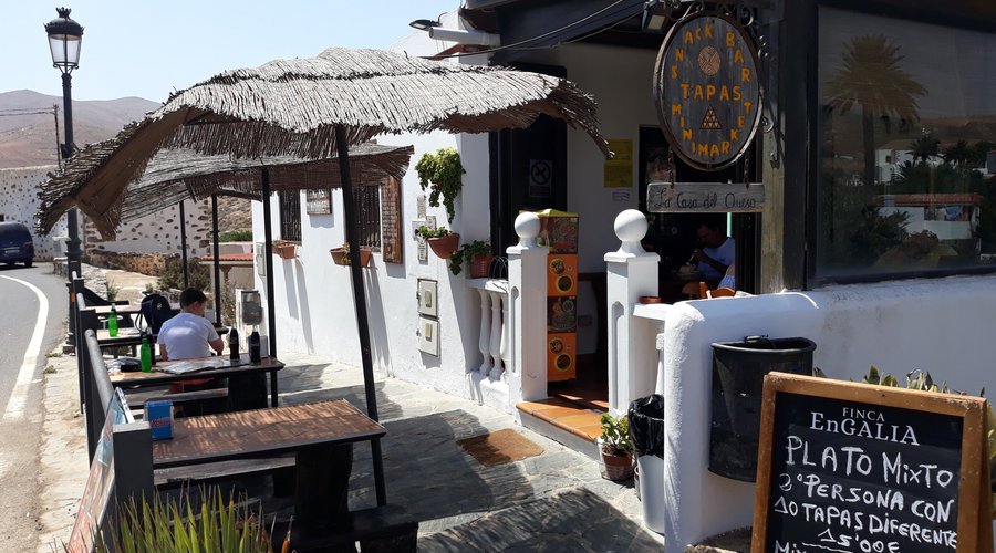 Restaurant by the roadside