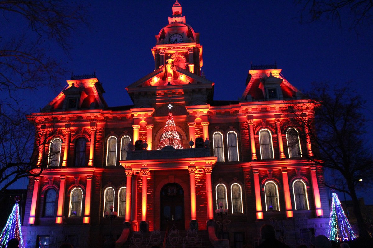 Guernsey County Ohios Courthouse Christmas Light Display 2022 Guernsey County Courthouse, Cambridge - Tripadvisor