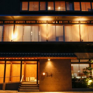 【2018年6月20日開業】湊小宿 海の薫とAWAJISHIMA
