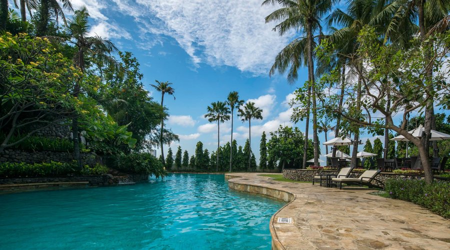 Swimming Pool - JW Marriott Surabaya